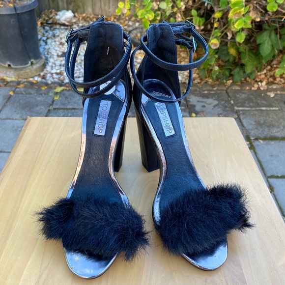 TopShop Women’s High,Double Ankle Strap Rabbit Fur Sandals, Blk/Gold, Size 6.5 - Picture 6 of 11